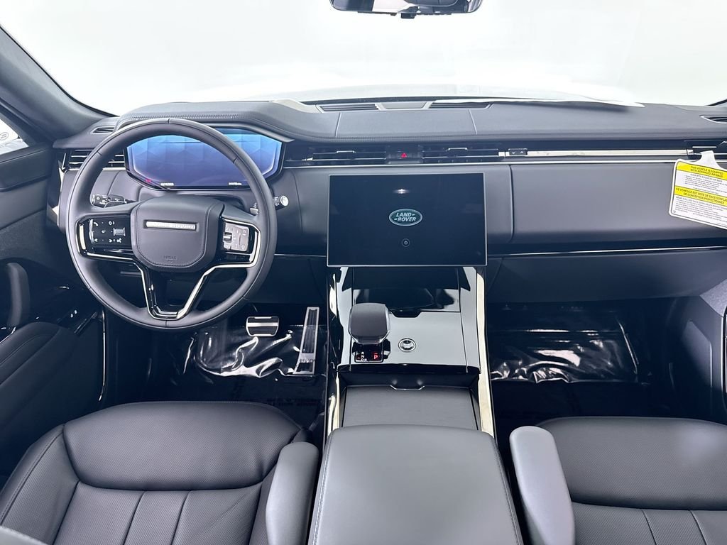New 2026 SANTORN BLK MET Land Rover Dynamic SE image 19
