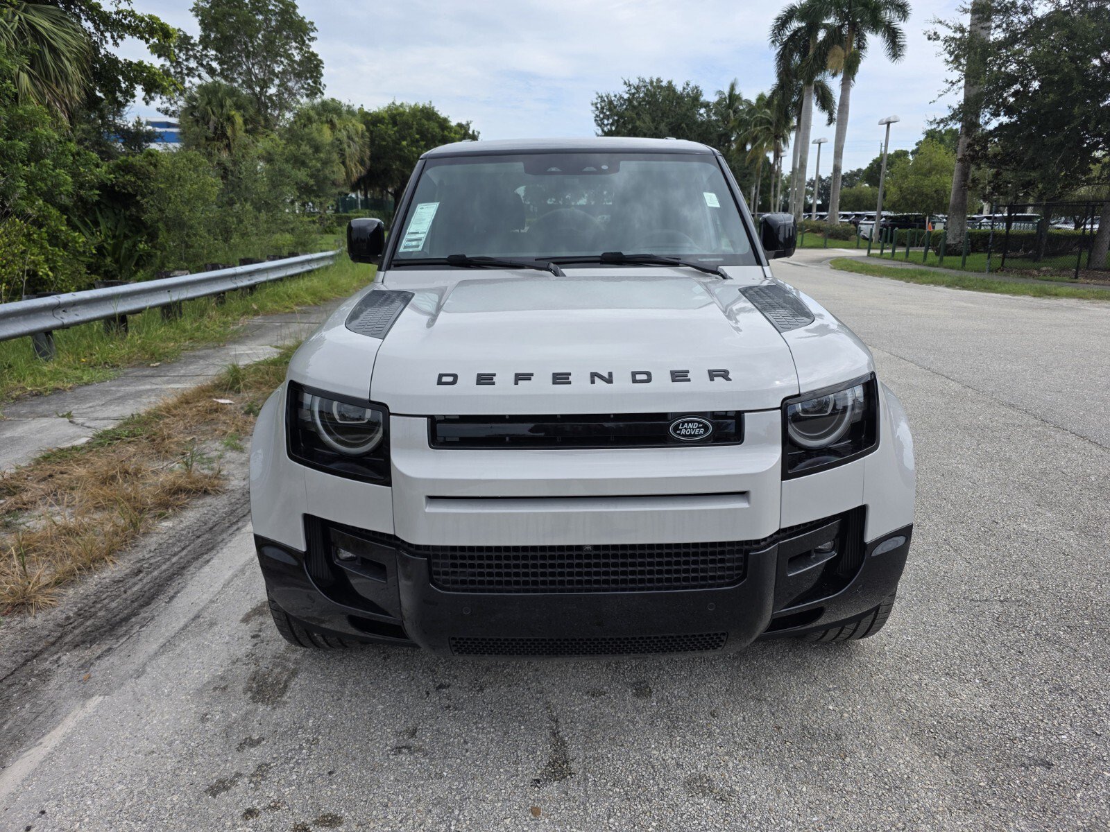 New 2026 Borasco Grey Land Rover P400 X-Dynamic SE image 8