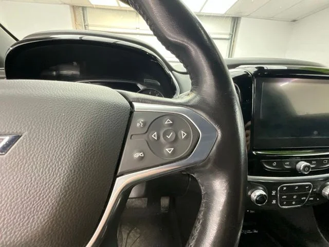 Used 2022 Red Chevrolet Premier image 20