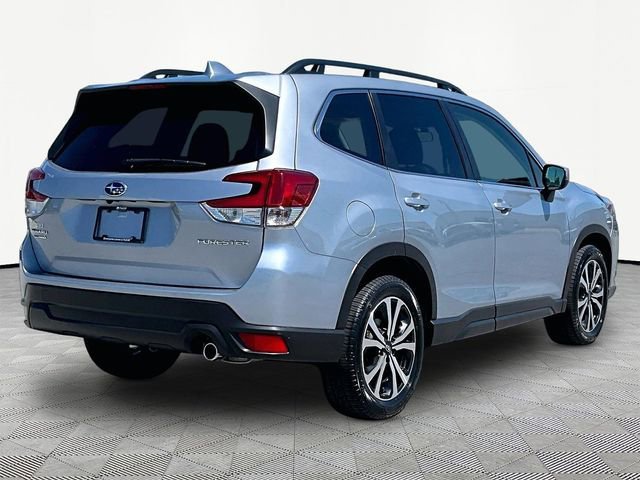 Used 2023 Ice Silver Metallic Subaru Limited image 6