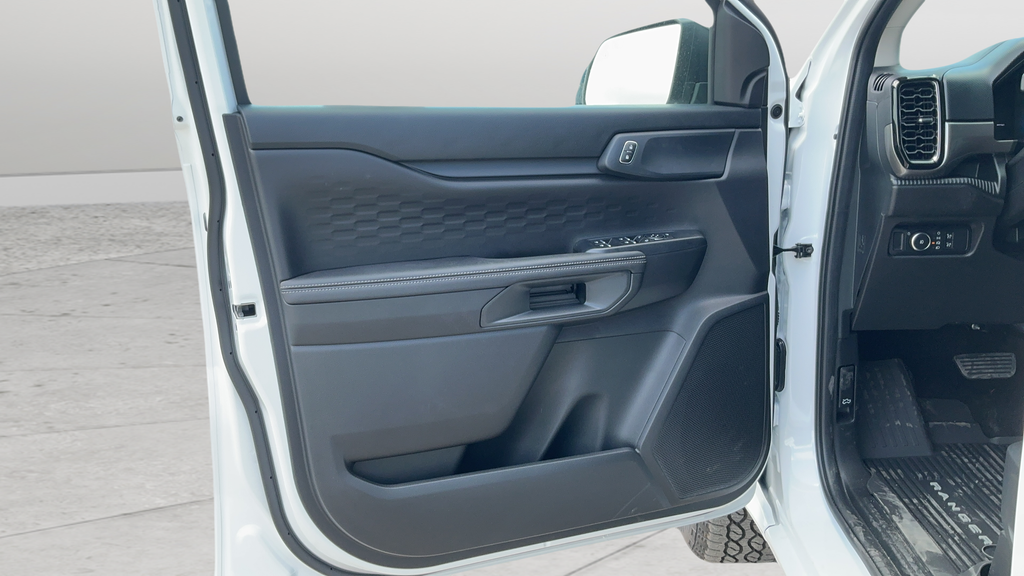 New 2026 Oxford White Ford XLT image 18