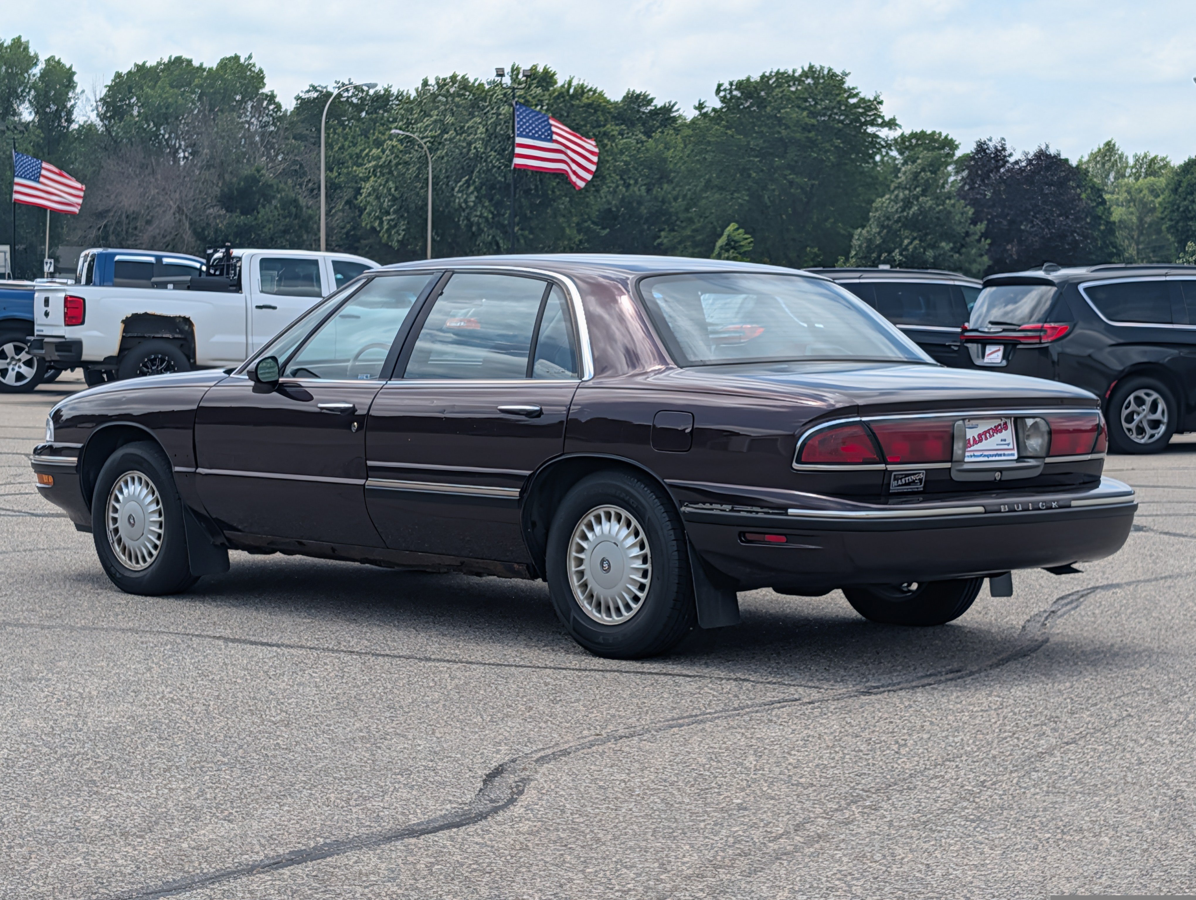 Used 1997 Brown Buick Custom image 3