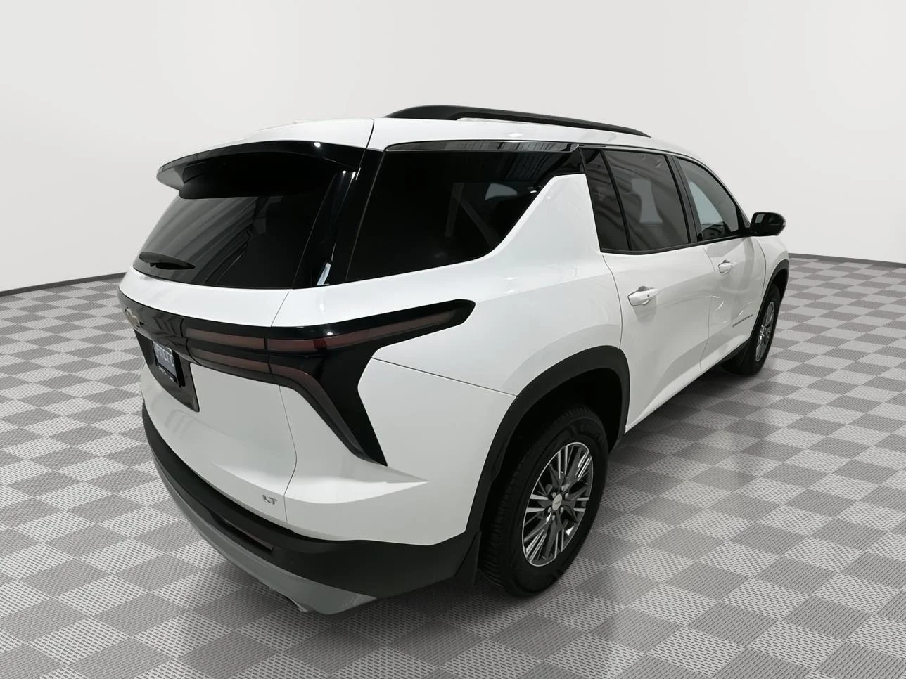 Used 2024 Summit White Chevrolet LT image 5