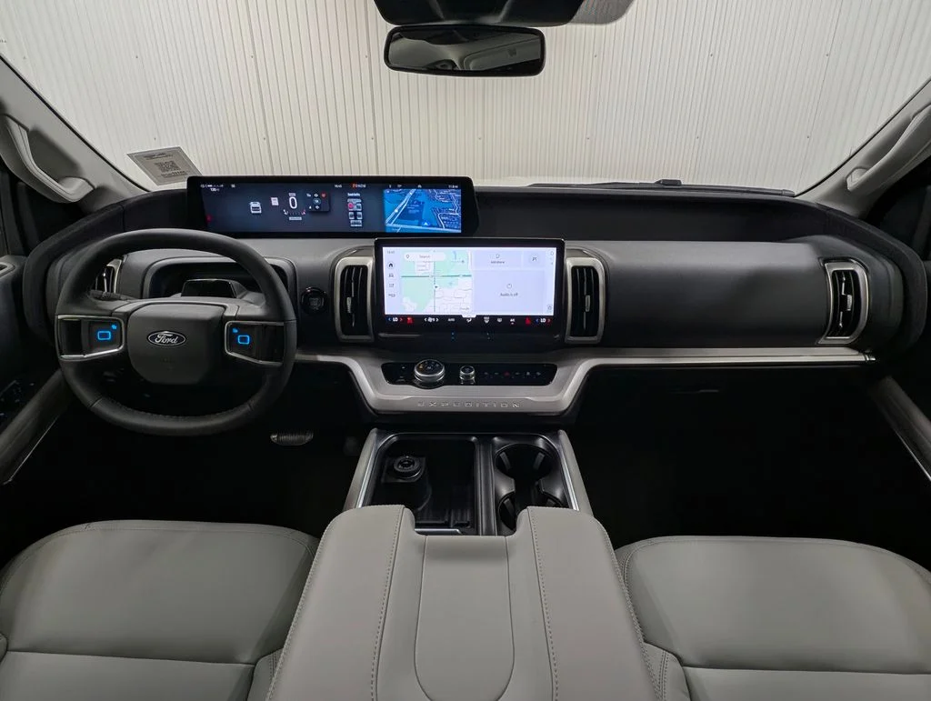New 2027 Star White Metallic Tri-Coat Ford Active image 3