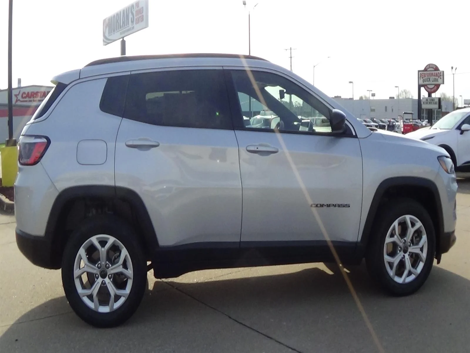 Certified Used 2025 Silver Zynith Clear Coat (pse) Jeep Latitude image 5