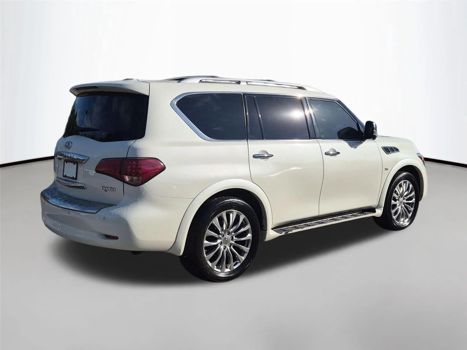 Used 2017 Majestic White INFINITI  image 5