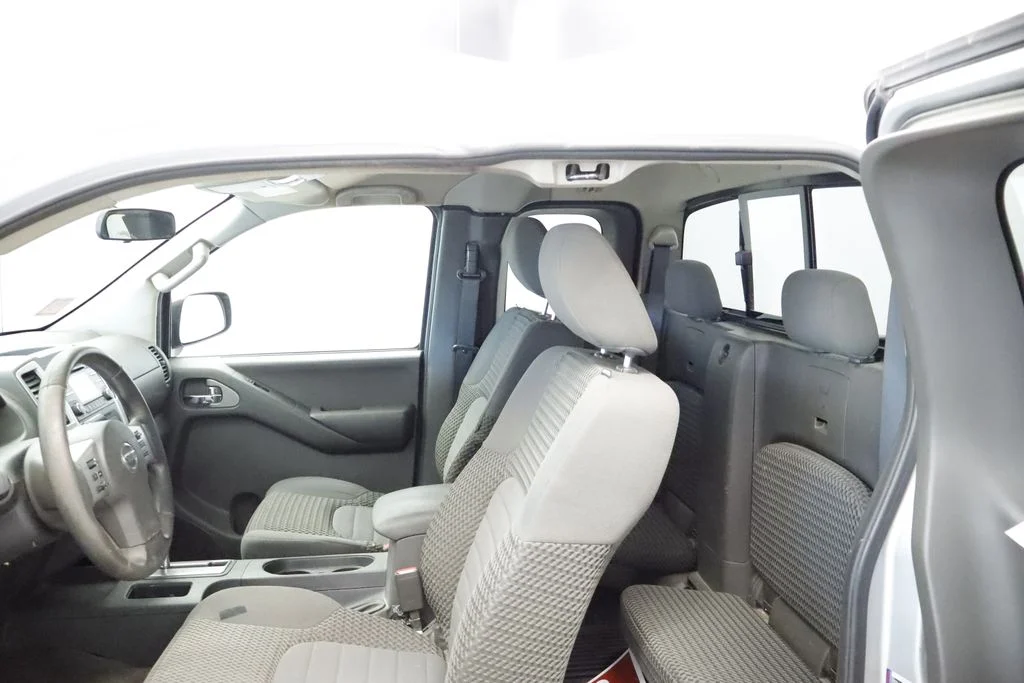 Used 2013 Silver Nissan SV image 20