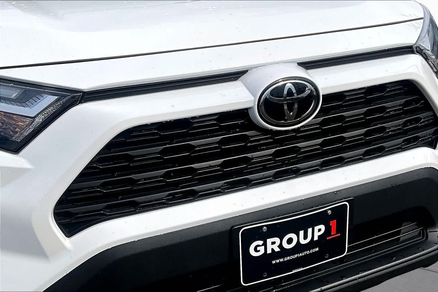 Used 2025 Ice Cap Toyota XLE image 53