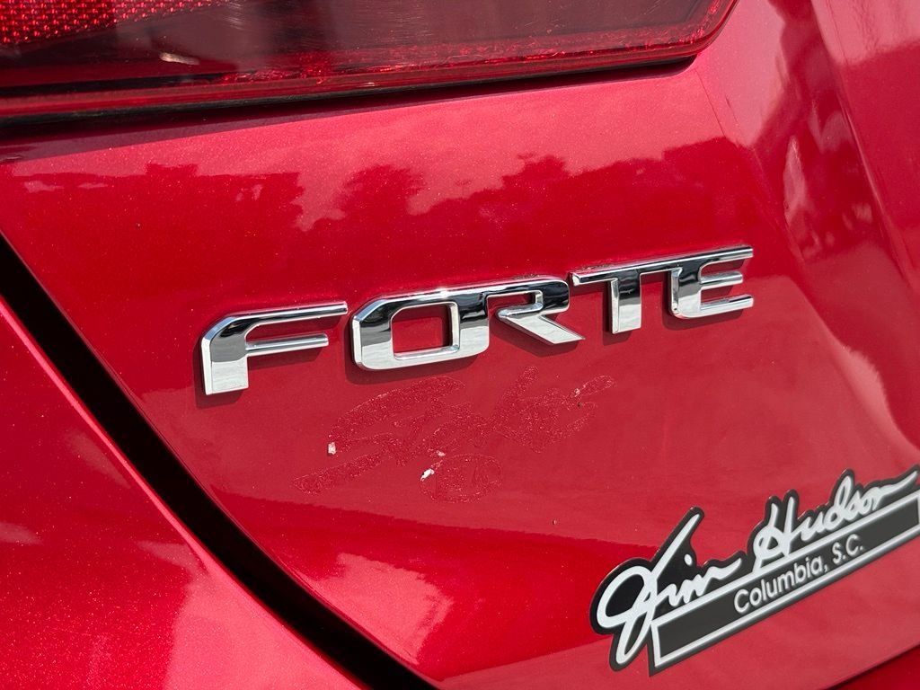 Used 2020 Red Kia LXS image 13