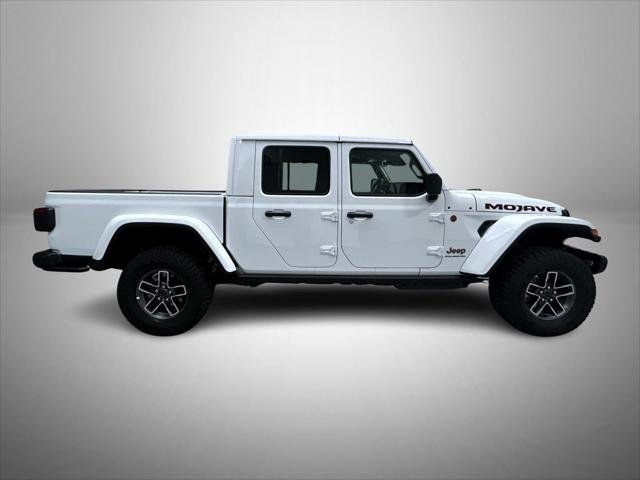 New 2026 Bright White Clear-Coat Exterior Paint Jeep Mojave X image 4