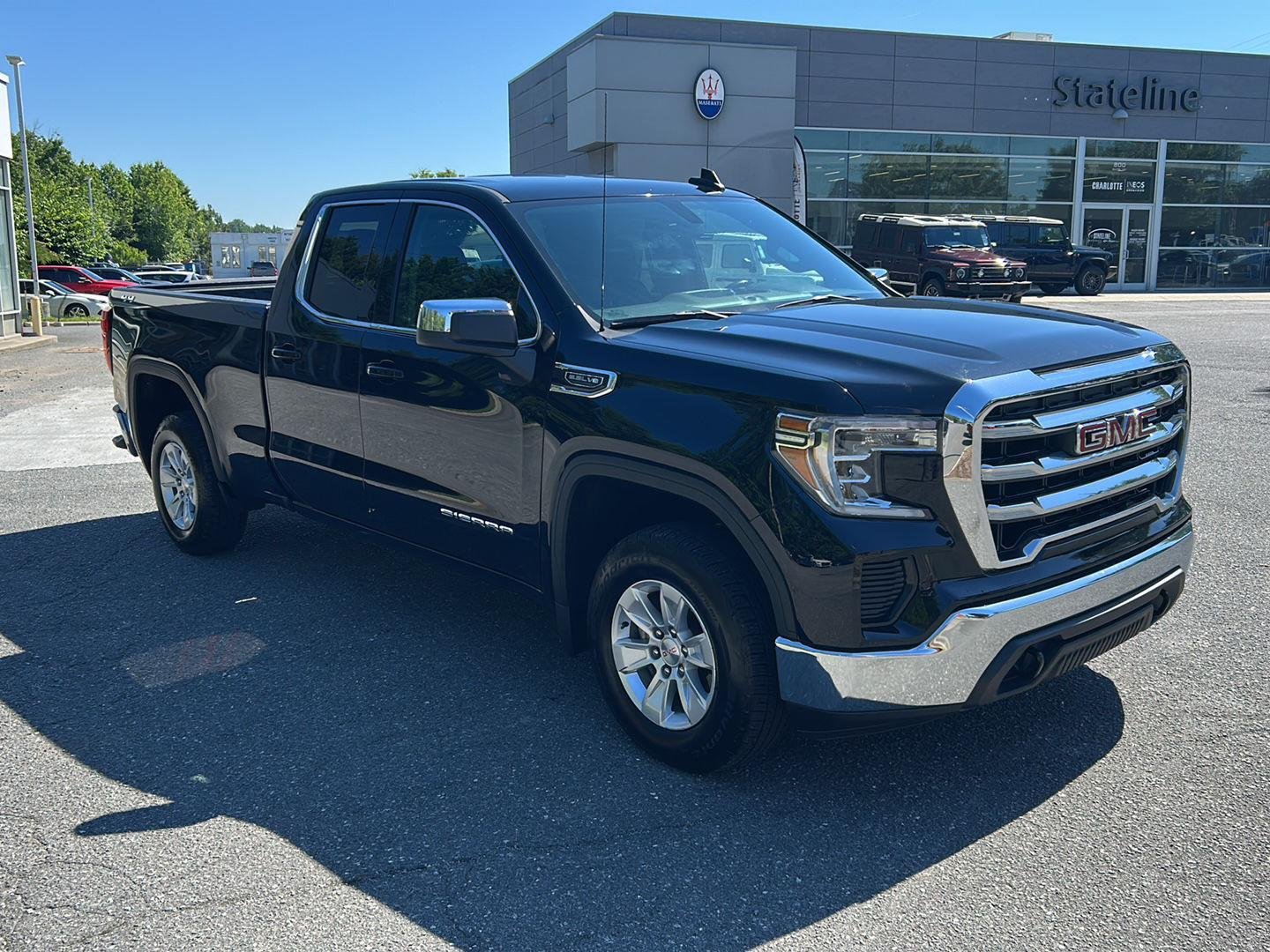 Used 2019 Onyx Black GMC SLE image 7