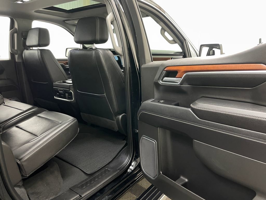 Used 2022 Onyx Black GMC Denali image 46