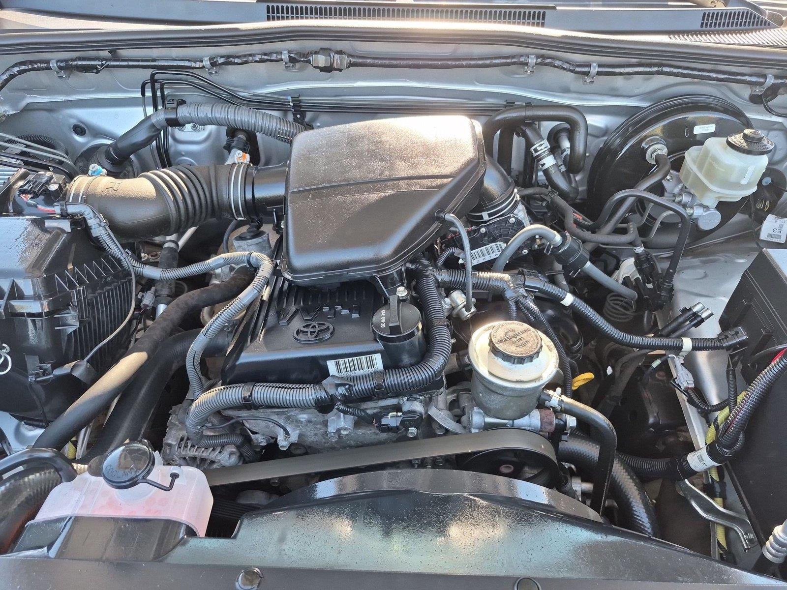Used 2011  TOYOTA REGCAB image 30