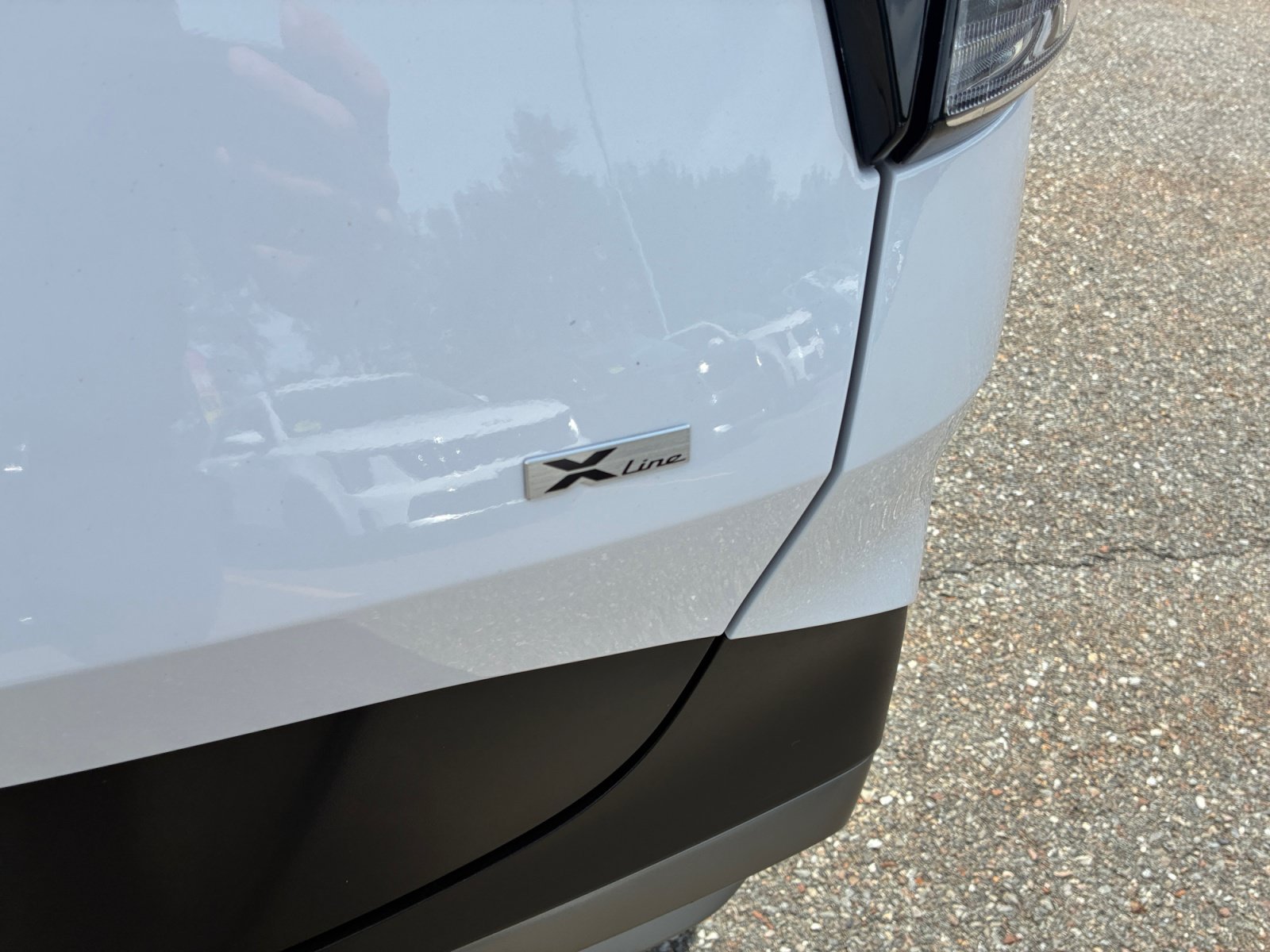 Used 2024 Glacial White Pearl Kia X-Line image 44