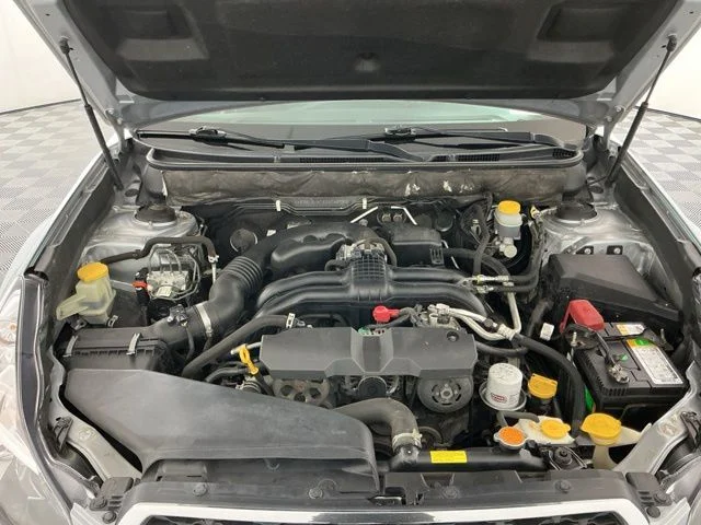 Used 2014 Silver Subaru 2.5i image 29