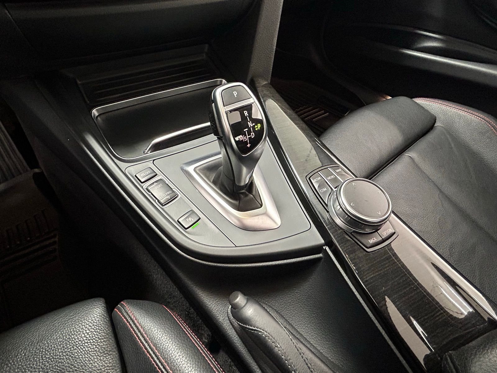Used 2017 Mineral Gray Metallic BMW 330i xDrive image 23