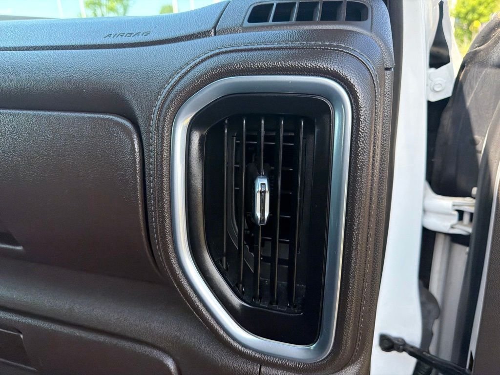 Used 2021 White GMC Denali image 18