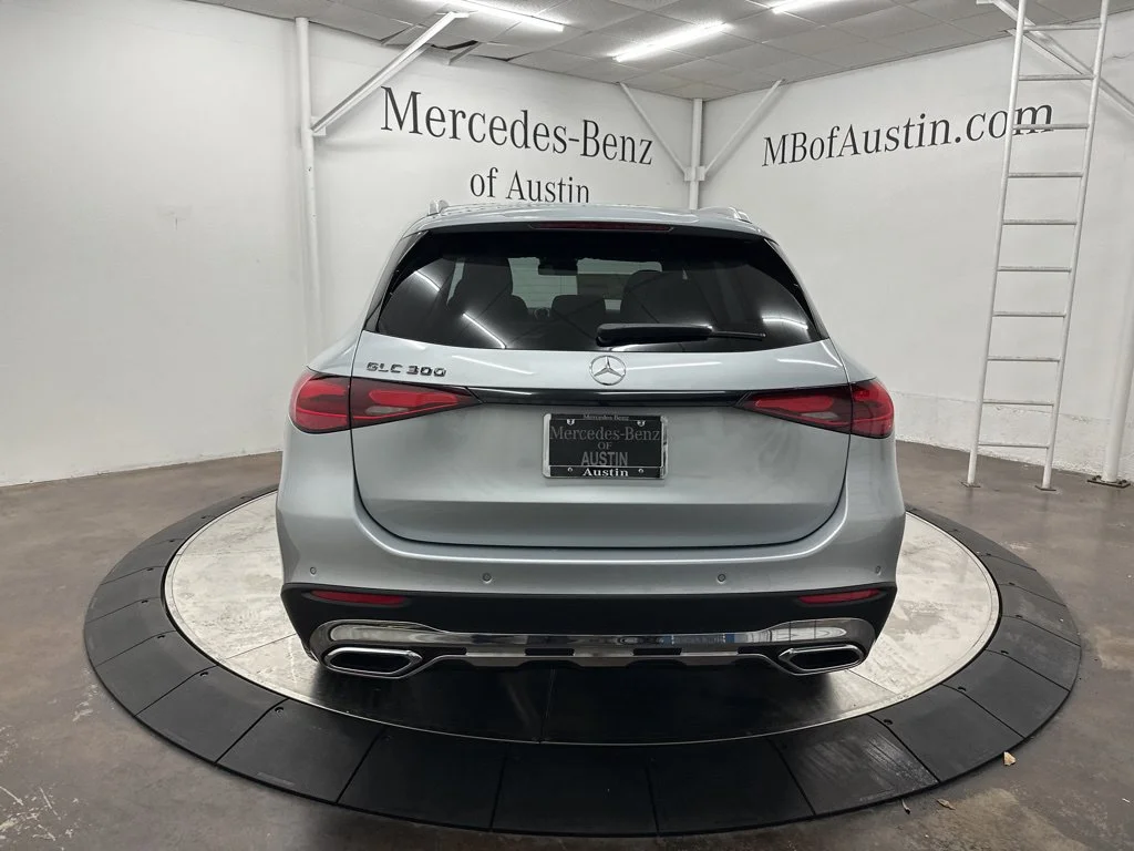 Used 2026 Silver Mercedes-Benz GLC 300 image 5