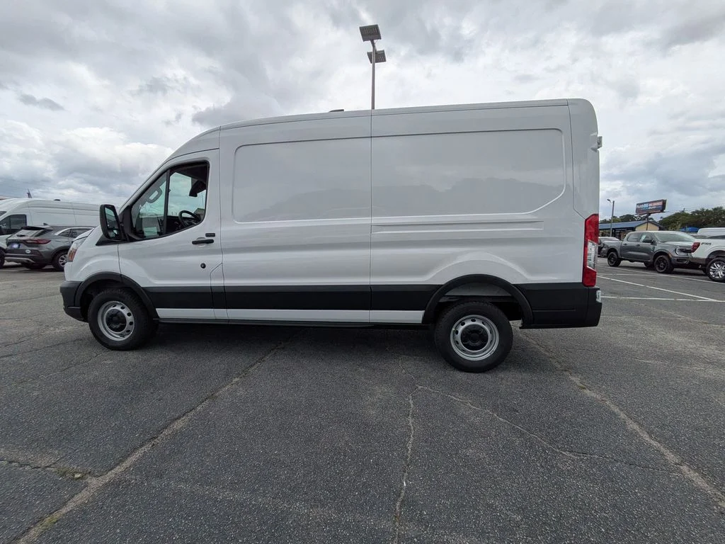 New 2026 Oxford White Ford Base image 7
