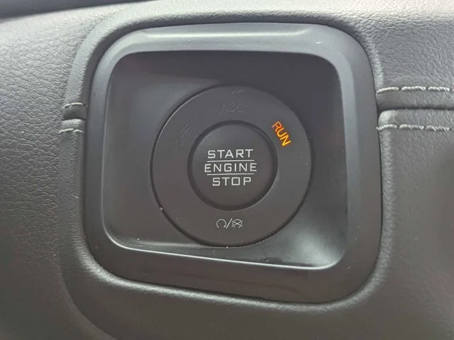 2025 Jeep Wrangler 4-Door Sahara - Photo 31