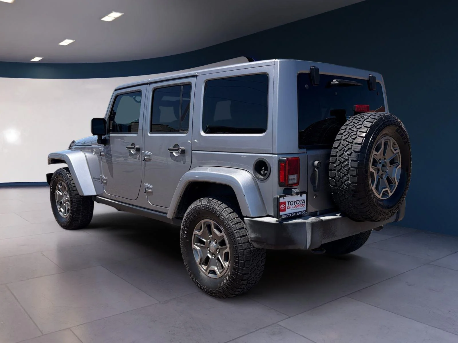 Used 2017 Billet Silver Metallic Clearcoat Jeep Rubicon image 3