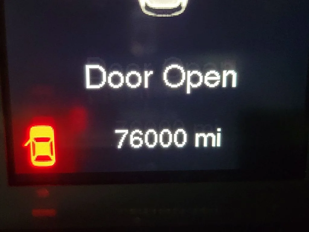 Used 2015 Red Jeep Latitude image 33