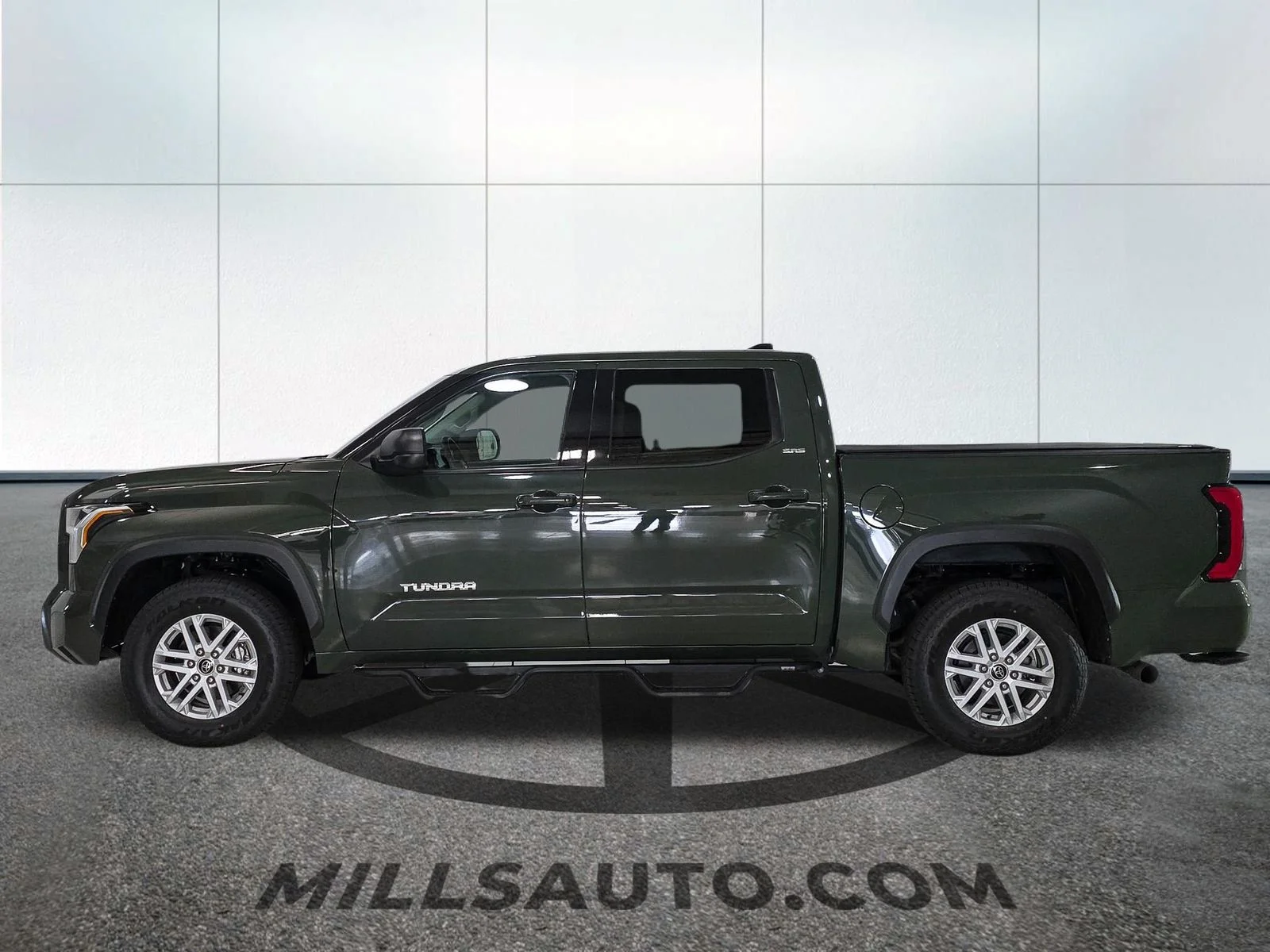Used 2023 Green Toyota SR5 image 3