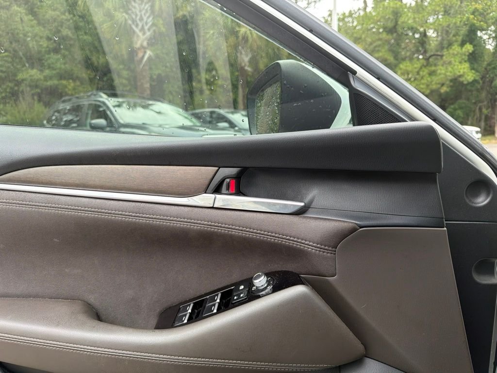 Used 2020 White Mazda Signature image 17