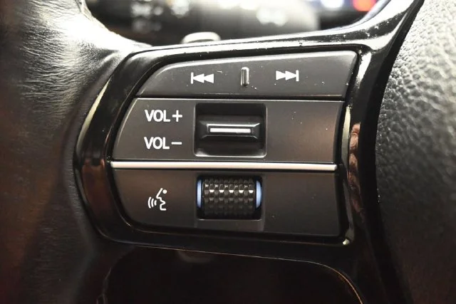 Used 2023 White Honda Touring image 19