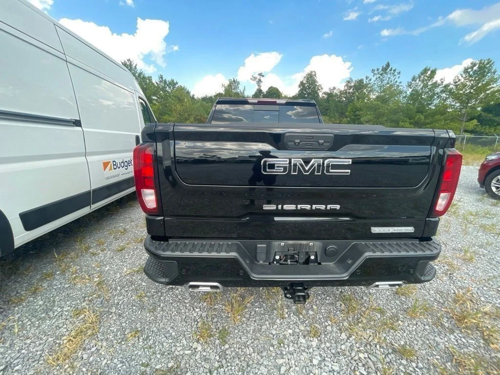 Used 2022 Black GMC Elevation image 15