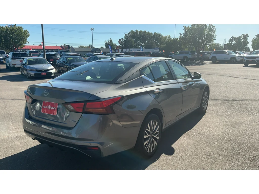 Used 2025 Gun Metallic Nissan SV image 5