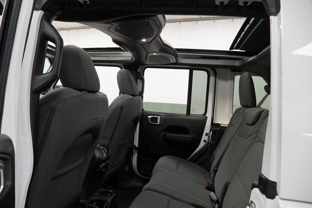New 2027 Bright White Clear-Coat Paint Jeep Sport S image 18