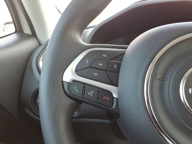 Used 2023 White Jeep Latitude image 25