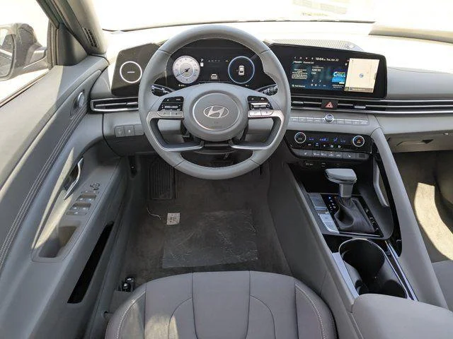 2025 Hyundai Elantra SEL - Photo 37