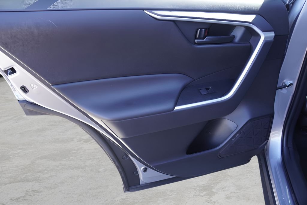 Used 2025 Silver Sky Metallic Toyota LE image 8