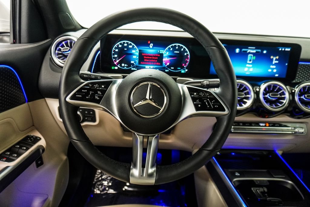Used 2025 White Mercedes-Benz GLB 250 image 13