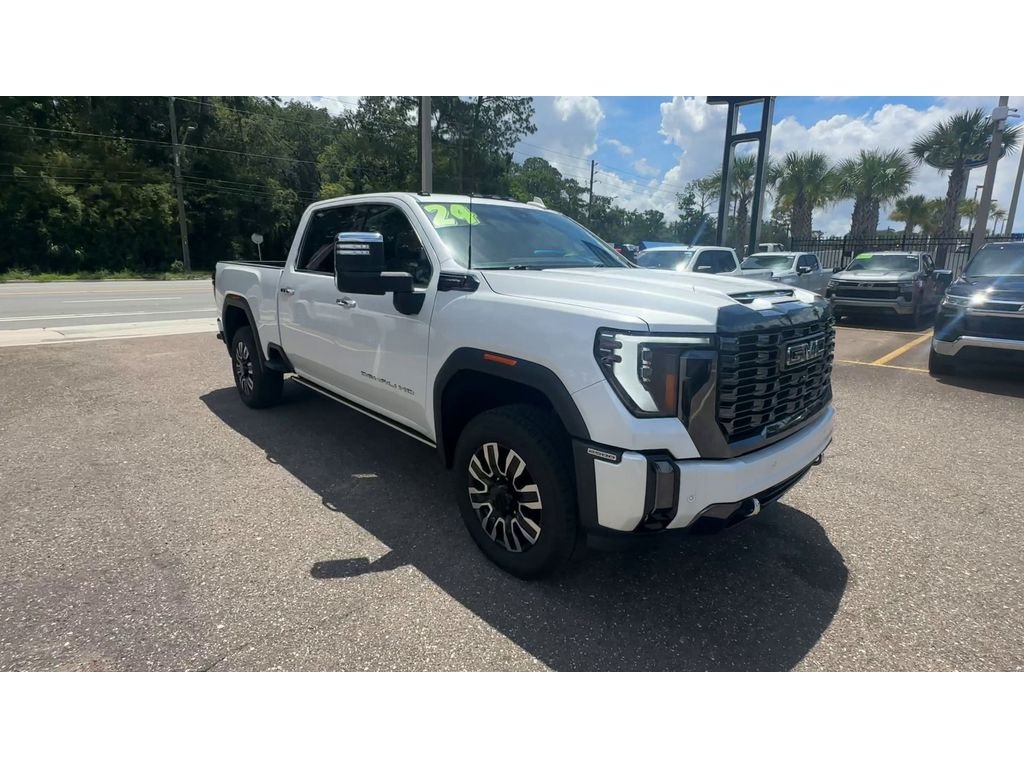 Used 2024 White Frost Tricoat GMC Denali Ultimate image 8