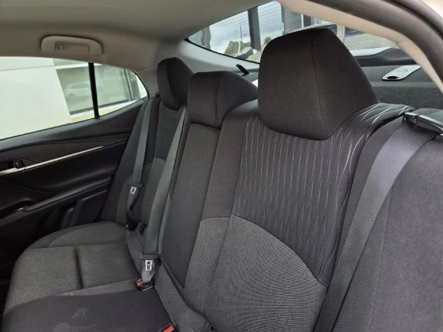 Used 2025 Ice Toyota LE image 27