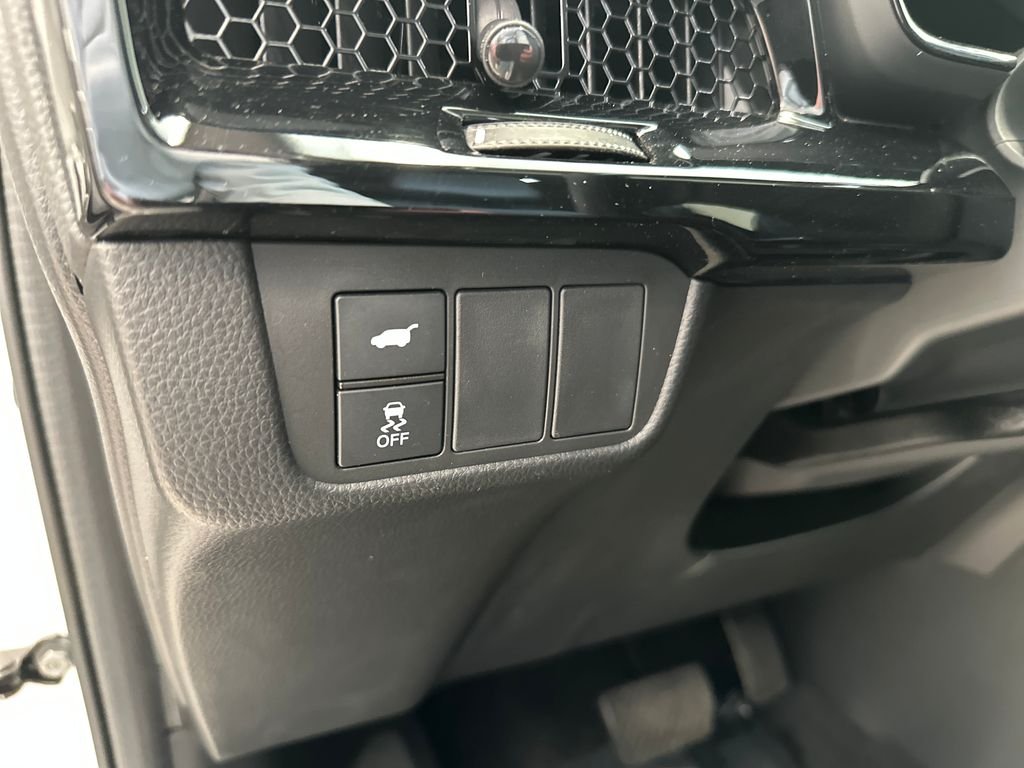 Used 2023 Silver Honda EX-L image 17