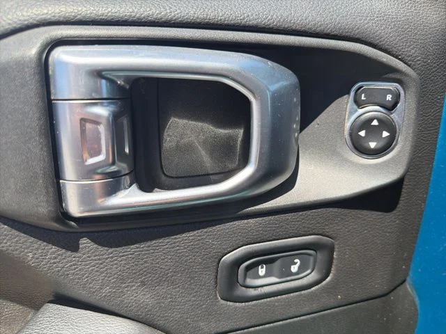 Used 2020 Mojito! Clearcoat Jeep Unlimited Sahara image 14