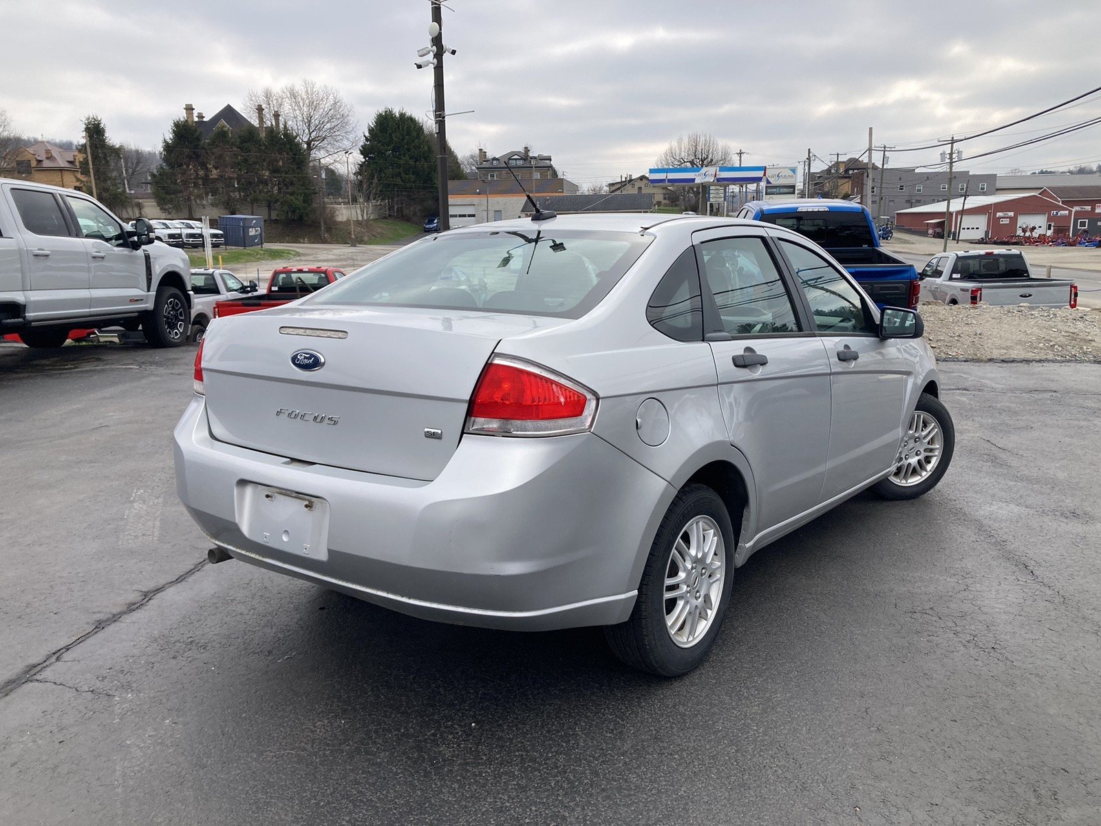 Used 2010 Ford Focus SE with VIN 1FAHP3FN4AW205554 for sale in Waynesburg, PA