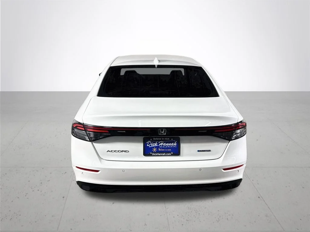 Used 2024 White Honda EX-L image 7