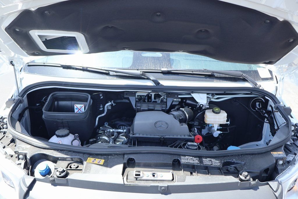 New 2026 Arctic White Mercedes-Benz Cargo 170 WB image 8