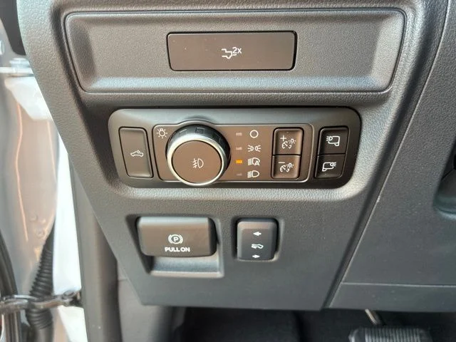 New 2026 Oxford White Ford Tremor® image 36