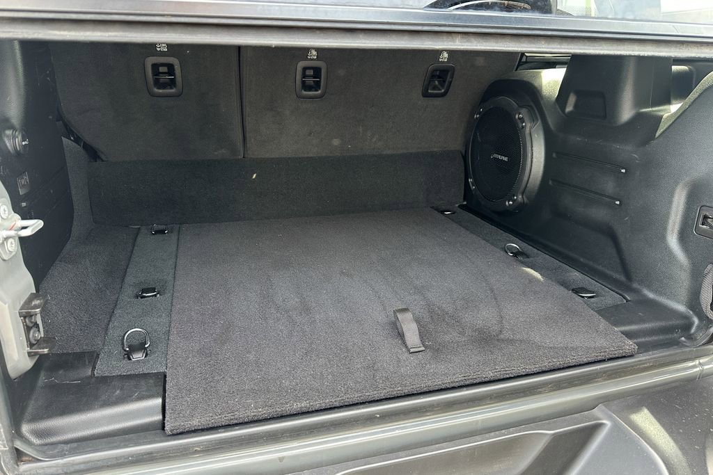 Used 2023 Grey Jeep Sahara image 29