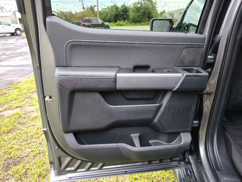 New 2026 Carbonized Gray Metallic Ford XLT CREW CAB 4X4 5.0 image 13