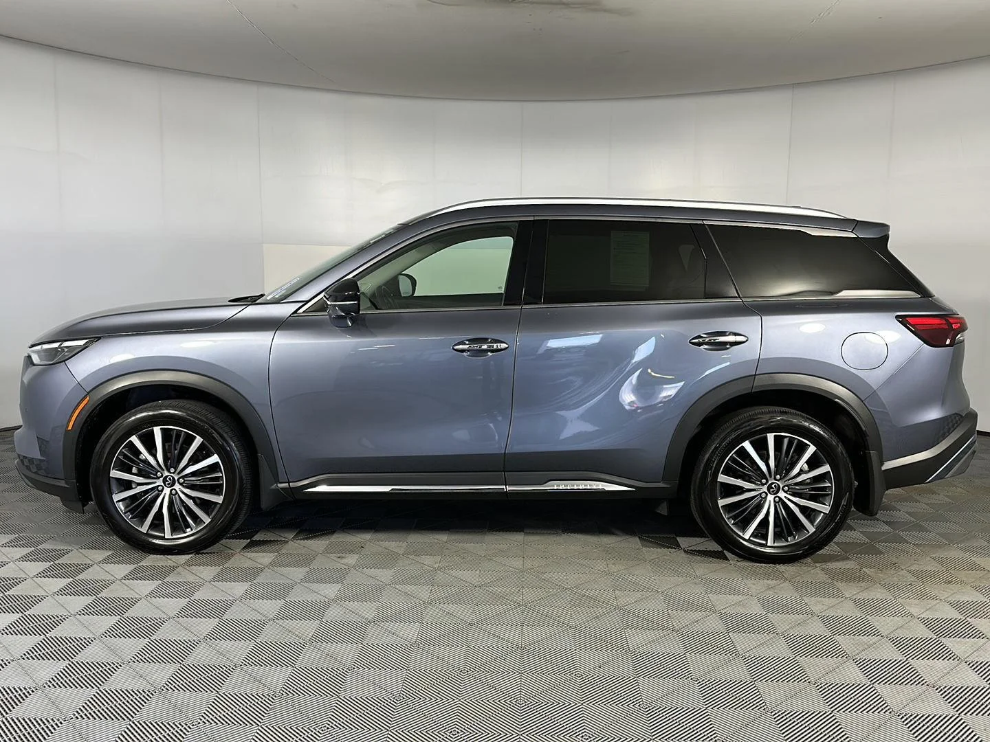 Used 2023 Moonbow Blue INFINITI SENSORY image 5