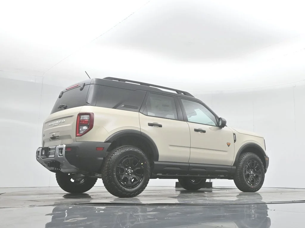 New 2025 Desert Sand Ford Badlands image 48