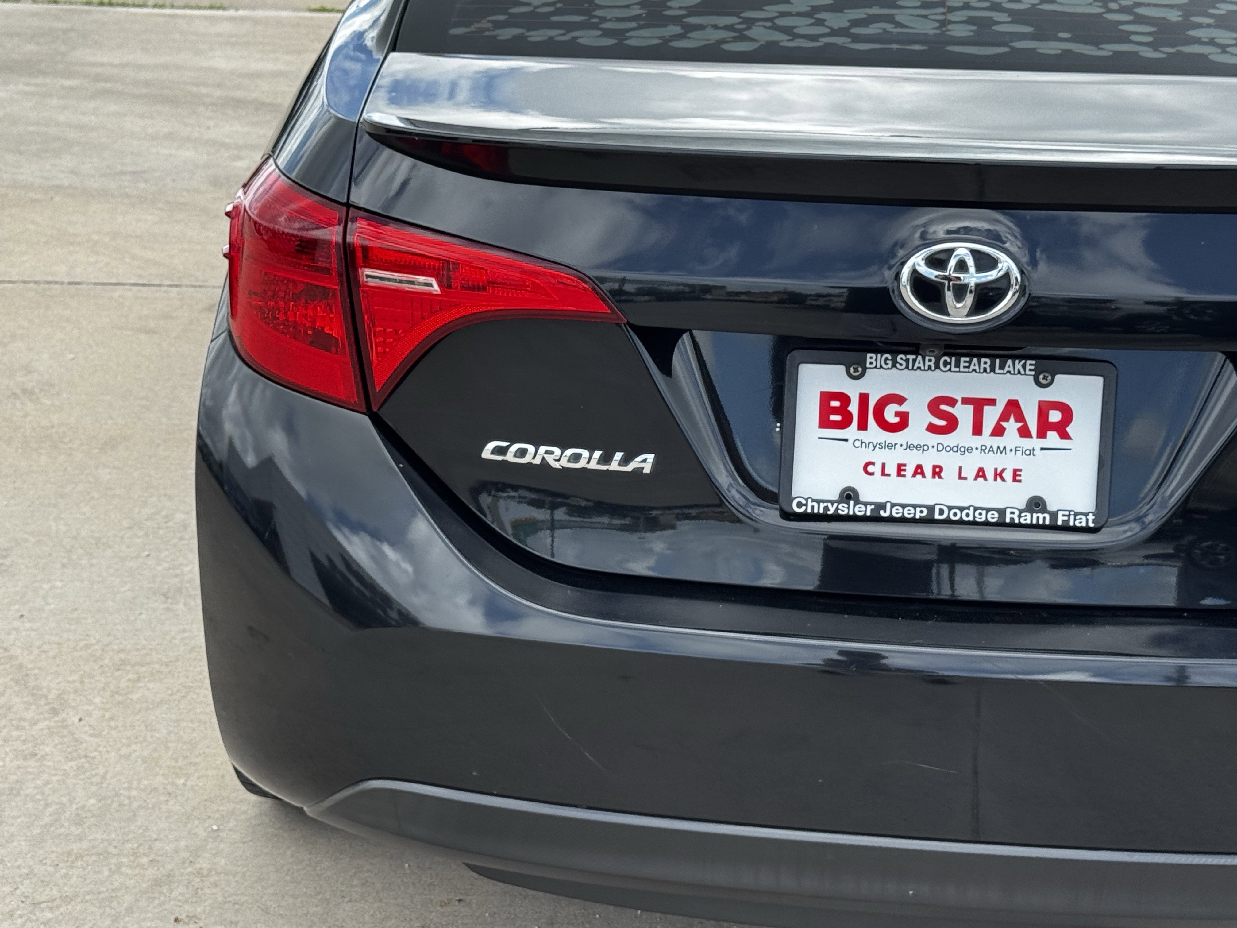 Used 2019 Black Sand Pearl Toyota L image 10