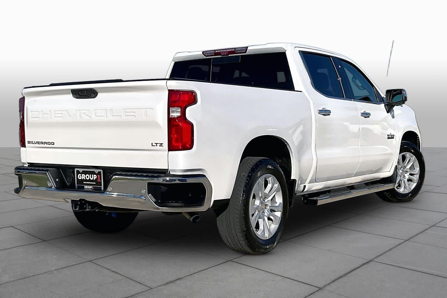 Used 2022 Iridescent Pearl Tricoat Chevrolet LTZ image 13